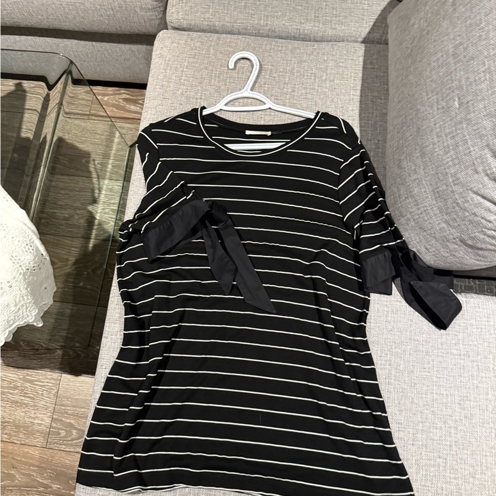 Black and White Striped Short Sleeve Top